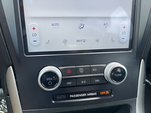 Used 2024 Ford Edge SEL image 28