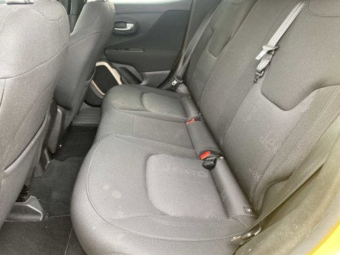 Used 2016 Jeep Renegade Latitude image 24