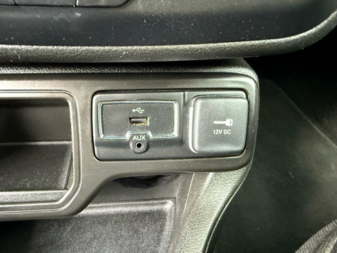 Used 2020 Jeep Renegade Sport image 34