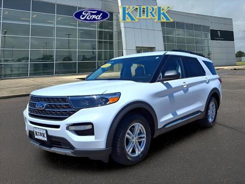 Certified 2023 Ford Explorer XLT w/ Equipment Group 202A image 3