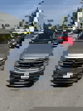 Certified 2022 Volkswagen Tiguan SE image 2