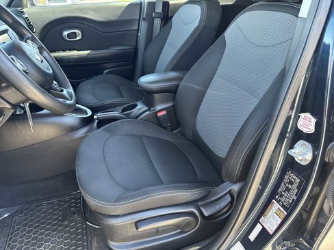 Used 2019 Kia Soul + image 14
