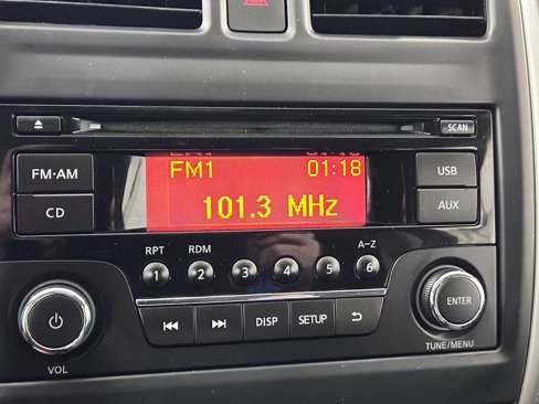 Used 2018 Nissan Versa SV image 39