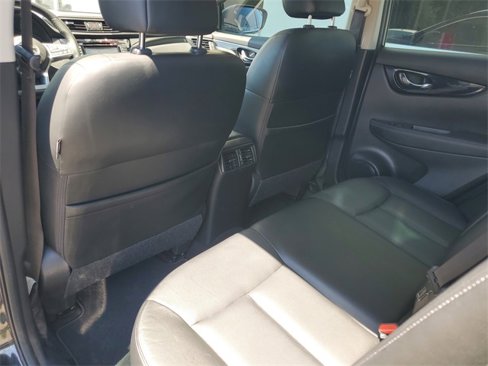Used 2017 Nissan Rogue Sport SL image 30