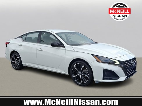 Used 2023 Nissan Altima 2.5 SR image 1