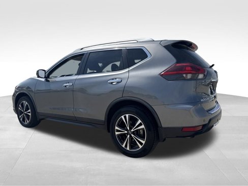Used 2020 Nissan Rogue SV w/ Premium Package image 3