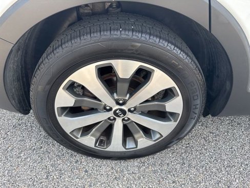 Used 2020 Kia Telluride EX w/ EX Premium Package image 14
