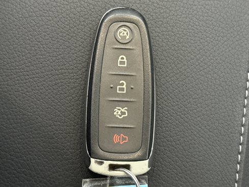 Used 2017 Ford Escape Titanium image 10