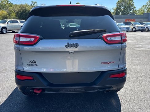 Used 2015 Jeep Cherokee Trailhawk w/ Cold Weather Group image 6