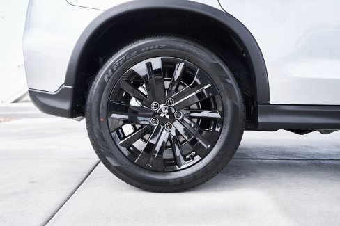 New 2025 Mitsubishi Outlander Sport LE image 9