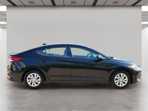 Used 2017 Hyundai Elantra SE image 6