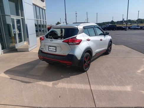 Used 2020 Nissan Kicks SV image 6