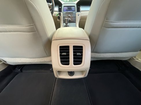 Used 2013 Ford Taurus SEL image 33