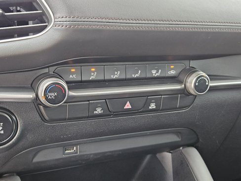 Used 2021 MAZDA MAZDA3 Sedan image 24
