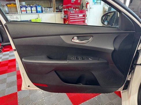 Used 2019 Kia Forte LXS image 13
