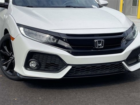 Used 2018 Honda Civic Sport Touring image 2