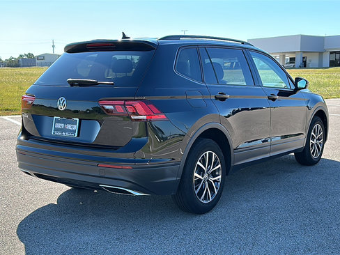 Used 2021 Volkswagen Tiguan S image 8