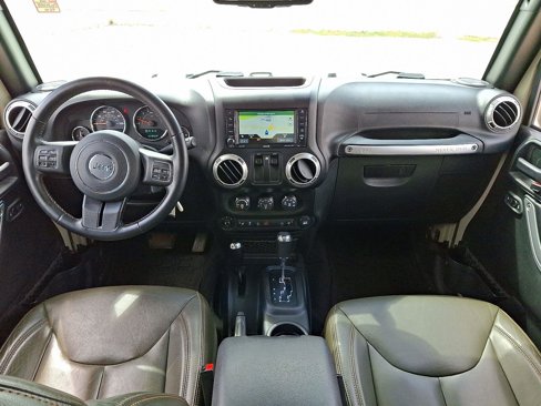 Used 2017 Jeep Wrangler Sahara w/ Connectivity Group image 15
