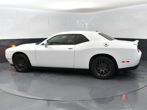 Used 2020 Dodge Challenger SXT image 5