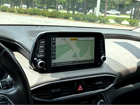 Used 2020 Hyundai Santa Fe Limited image 7
