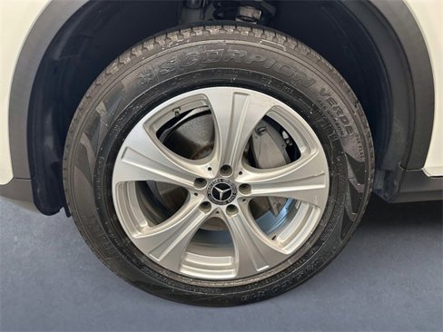 Used 2018 Mercedes-Benz GLC 300 4MATIC image 7