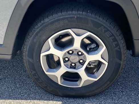 Used 2022 Jeep Compass Trailhawk image 24