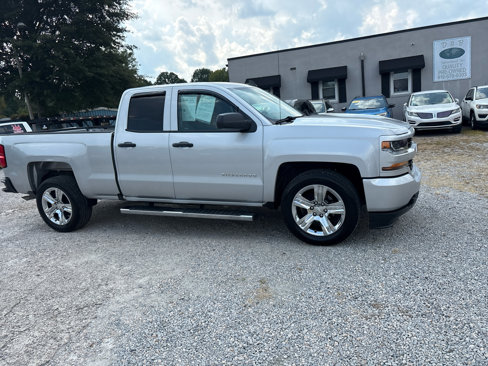 Used 2017 Chevrolet Silverado 1500 Custom w/ Custom Convenience Package image 6