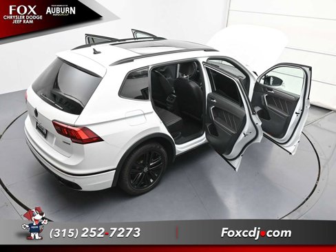 Used 2022 Volkswagen Tiguan SE R-Line image 39