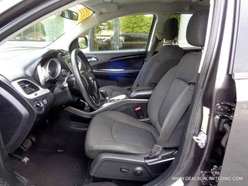 Used 2017 Dodge Journey SXT w/ Comfort/Convenience Group image 9