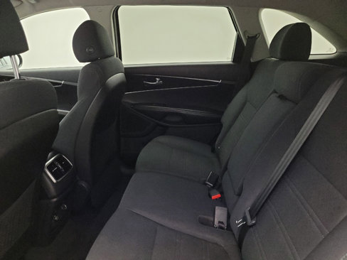 Used 2018 Kia Sorento LX image 18