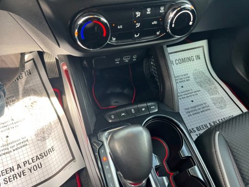 Used 2021 Chevrolet TrailBlazer RS image 16
