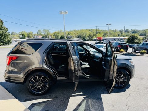 Used 2019 Ford Explorer XLT w/ Equipment Group 202A image 18