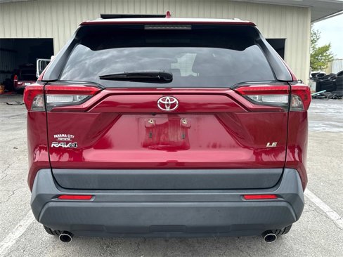 Used 2021 Toyota RAV4 LE image 4