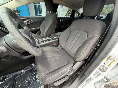 Used 2015 Chrysler 200 Limited image 14