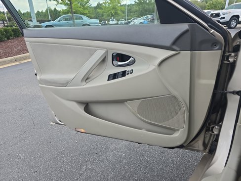 Used 2009 Toyota Camry LE image 24