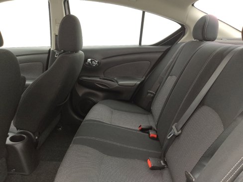 Used 2015 Nissan Versa SV image 18