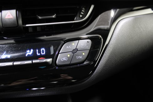 Used 2020 Toyota C-HR LE image 22