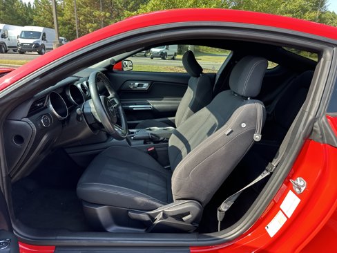 Used 2018 Ford Mustang Coupe image 9
