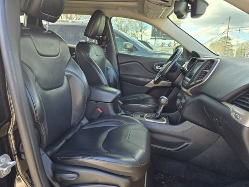 Used 2017 Jeep Cherokee Limited image 14