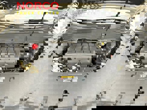 Used 2015 GMC Acadia SLE image 22