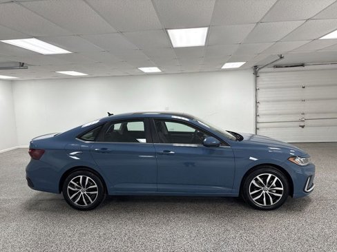 Used 2025 Volkswagen Jetta SE image 59