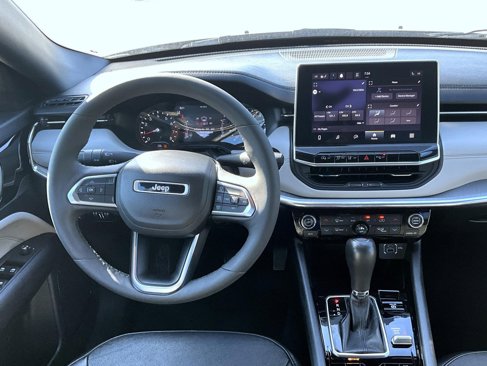 Used 2023 Jeep Compass Limited image 13