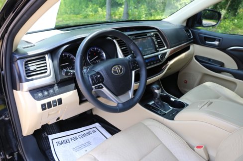 Used 2016 Toyota Highlander Limited image 18