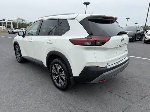 Certified 2021 Nissan Rogue SV w/ Premium Package image 7