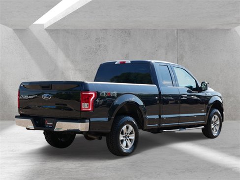 Used 2015 Ford F150 XLT w/ Trailer Tow Package image 3