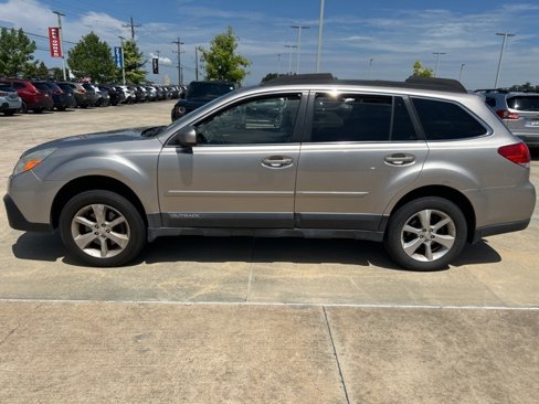 Used 2014 Subaru Outback 3.6R Limited w/ Moonroof Package image 4