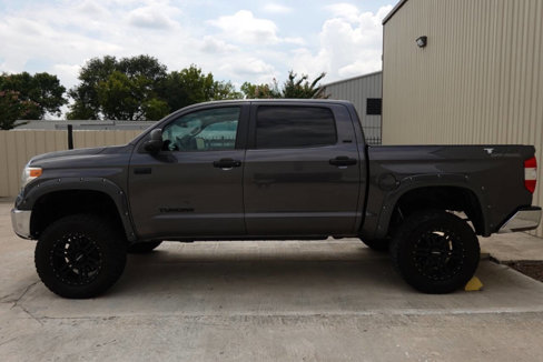 Used 2017 Toyota Tundra SR5 w/ SR5 Upgrade Package image 4
