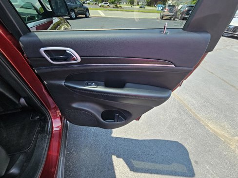 Used 2018 Jeep Grand Cherokee Limited image 15