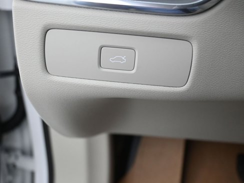 New 2025 Volvo XC60 B5 Core w/ Climate Package image 14