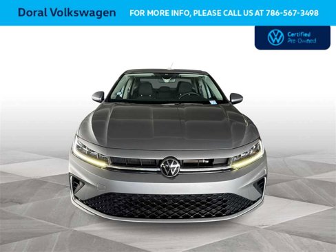 Used 2025 Volkswagen Jetta S image 3